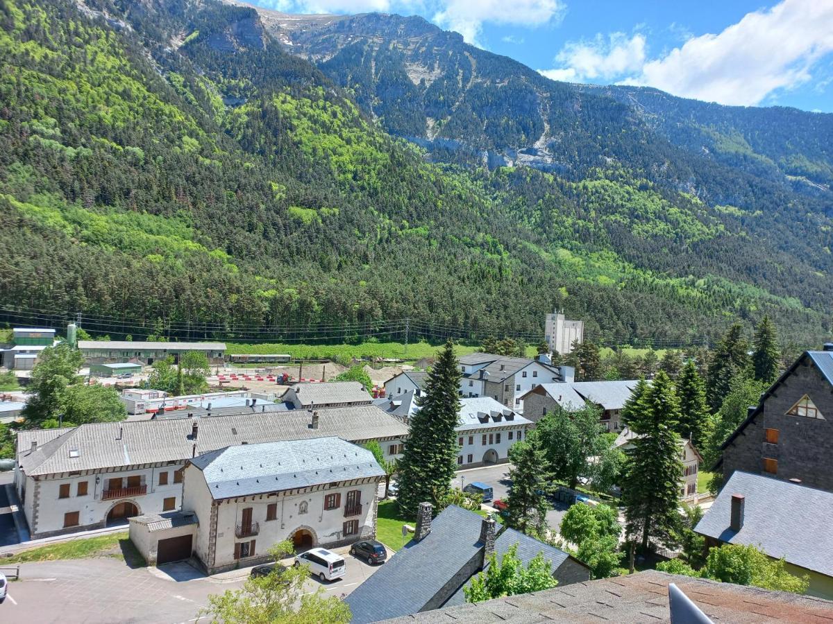 Apartamento En Canfranc Estacion Daire Dış mekan fotoğraf